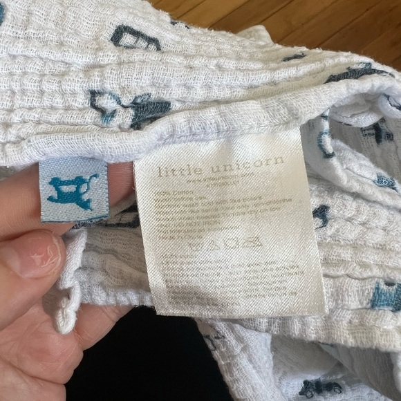 Little Unicorn vehicle print muslin infant swaddle blanket - Picture 2 of 3